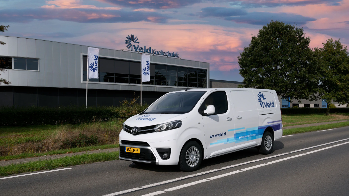 Internal Application: Remote Control Center for Service of Veld
